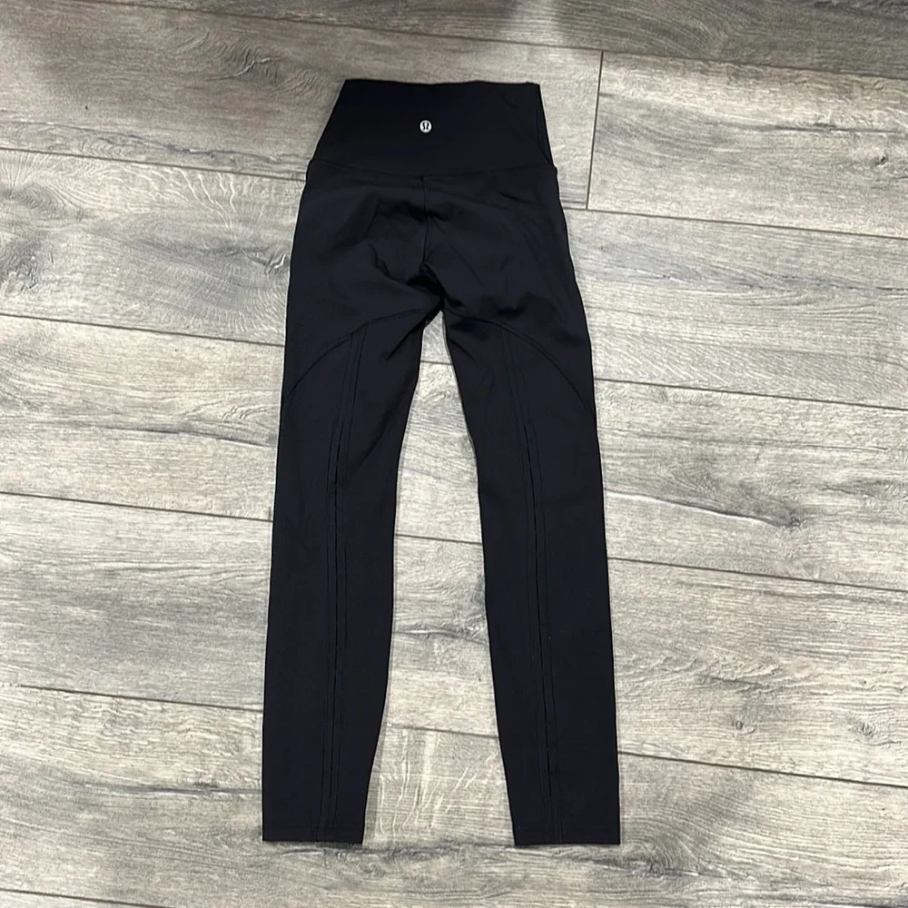 • Lululemon• Women’s Unlimit High-Rise Tight 25